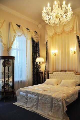 Отель Queen Valery Hotel Одесса Люкс с террасой-1