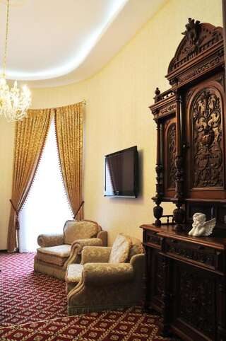 Отель Queen Valery Hotel Одесса Люкс с балконом-3